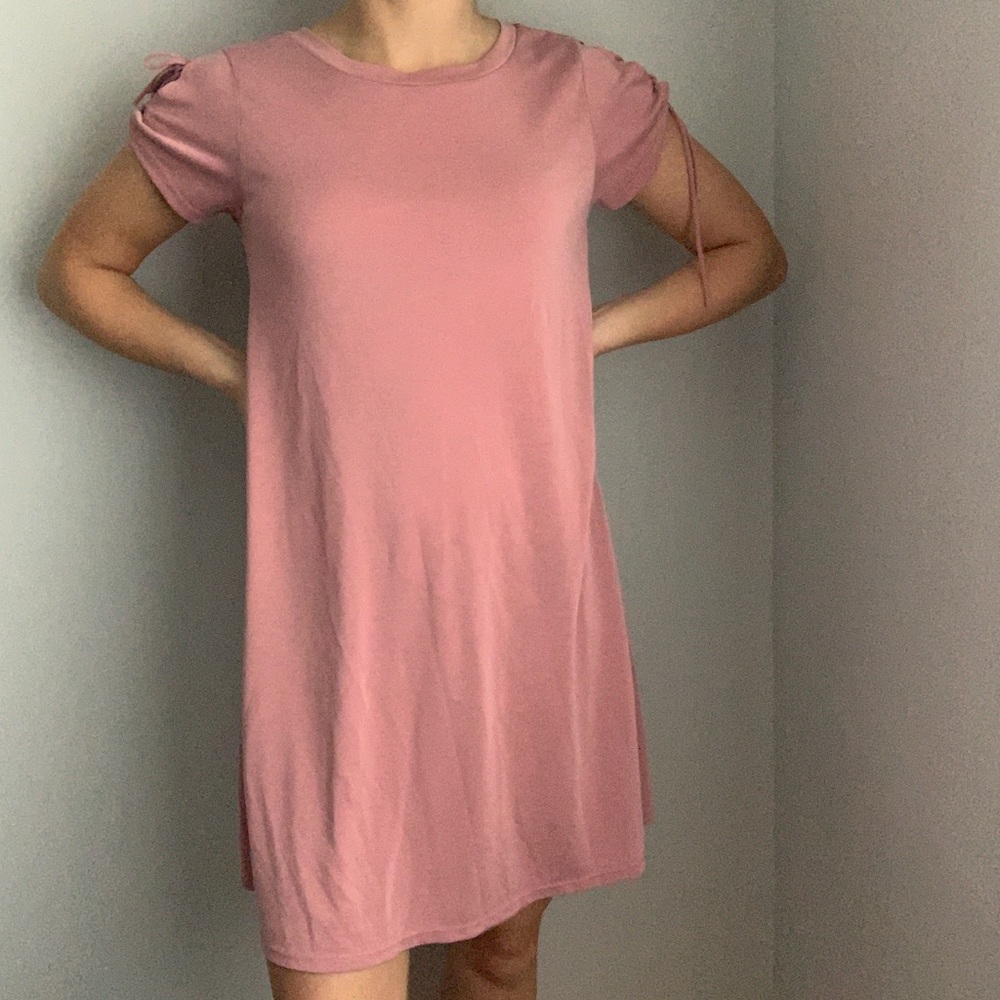 Light Pink Light Weight Short Sleeve Dress